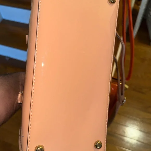 Dasein vinyl faux leather woman’s Handbag - Picture 3 of 3